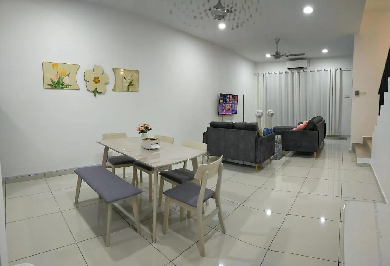 度假居 Four Leaf Clover Residence @ Crest Mount Austin Jb 新山