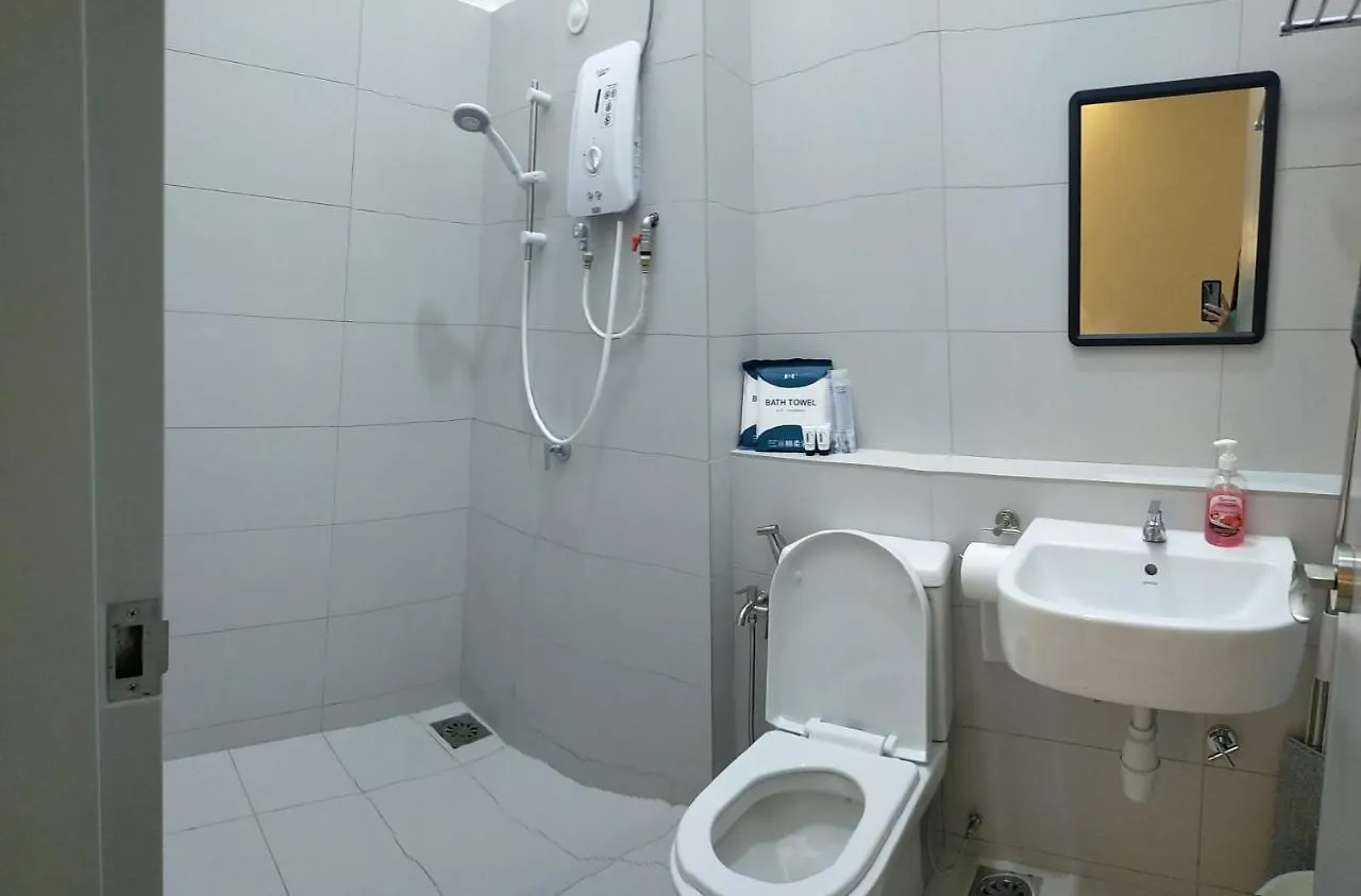 Four Leaf Clover Residence @ Crest Mount Austin Jb 新山 0*,  马来西亚